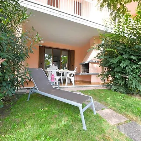 Spacious With Private Garden And Shared Pool By Beahost 호텔