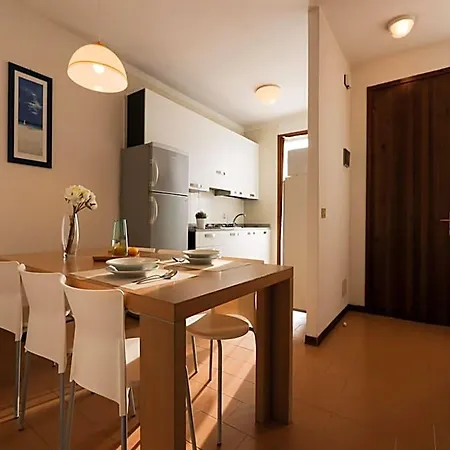 호텔 Spacious With Private Garden And Shared Pool By Beahost *