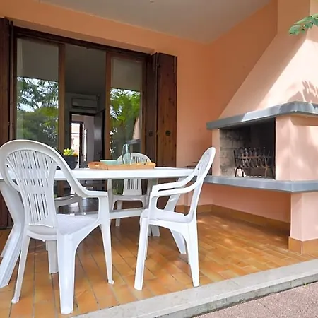 Spacious With Private Garden And Shared Pool By Beahost 호텔