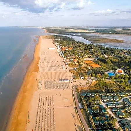 Spacious With Private Garden And Shared Pool By Beahost Otel Bibione
