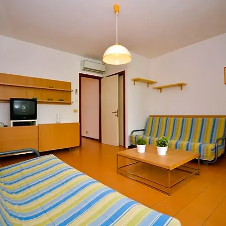 Spacious With Private Garden And Shared Pool By Beahost Otel Bibione